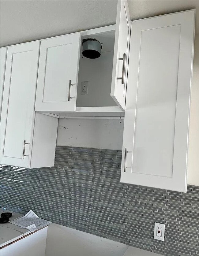 Building Photo - 8709 Lyndora St