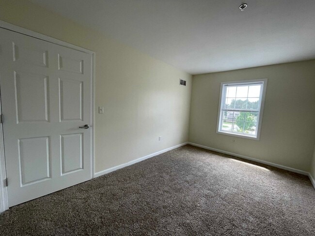 Building Photo - 100 Sentinel Court