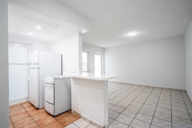 Building Photo - 6650 Miller Dr