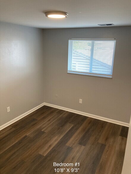 Building Photo - 211 Tionda Dr S