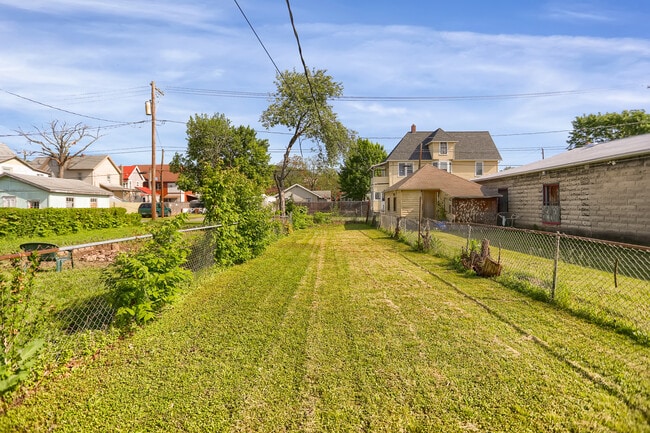 Yard - 844 Memorial Ave