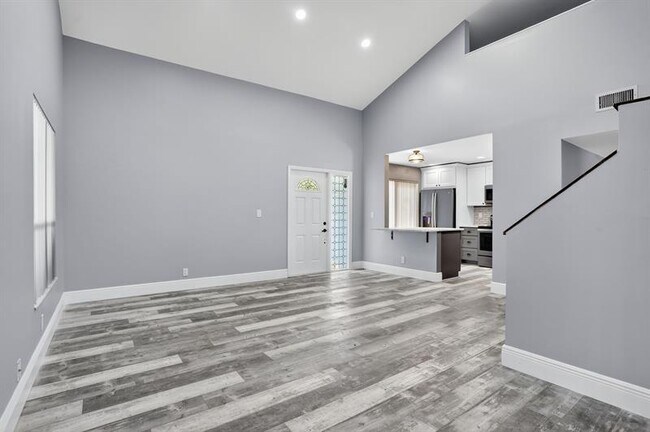 Building Photo - 2242 NW 39th Ave