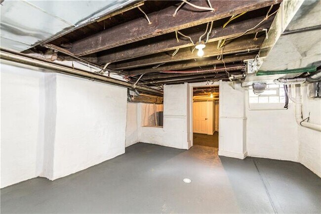 Building Photo - Beautiful 2 bed, 2.5 bath luxury home in S...