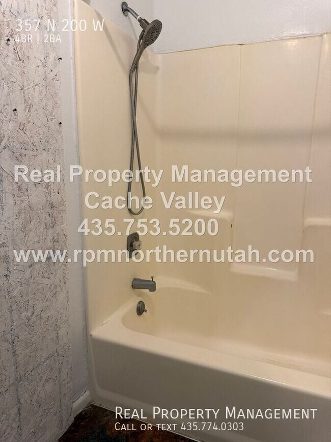 Building Photo - 357 N 200 W