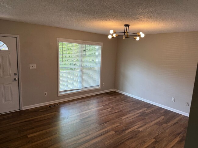 Building Photo - Spacious Two Bedroom Townhome In Kannapolis