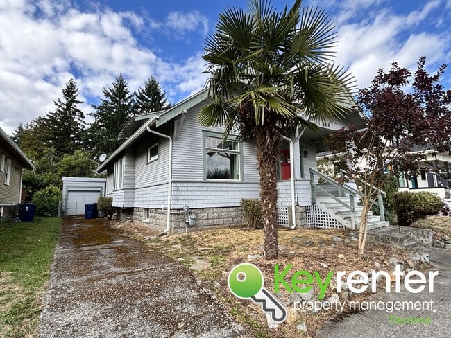 Building Photo - Charming 3-Bedroom Rental Home in Central ...