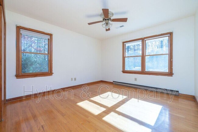 Building Photo - 5110 New Kent Hwy