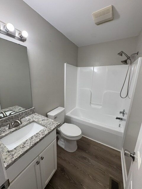 Building Photo - 2502 Bluff View Ct