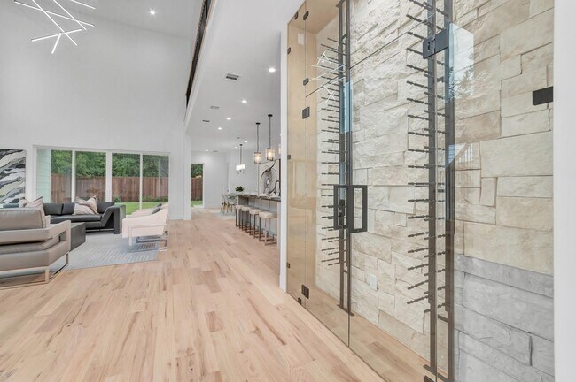 Building Photo - 3731 Cortez Dr