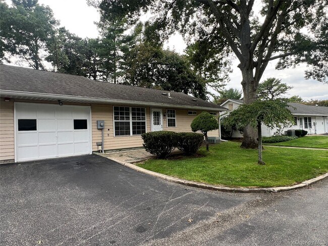Building Photo - 474 Darwen Dr