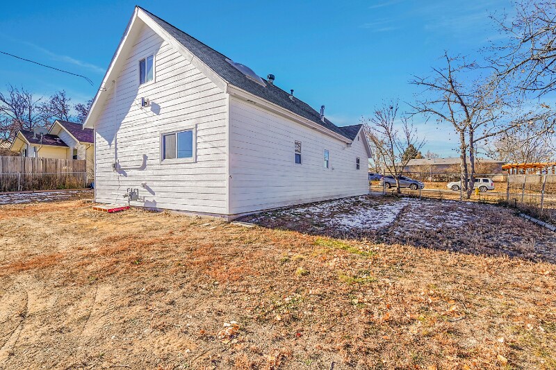 Building Photo - 660 Hickory St