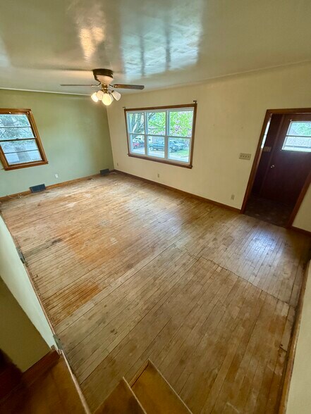 Building Photo - 1024 Heights St