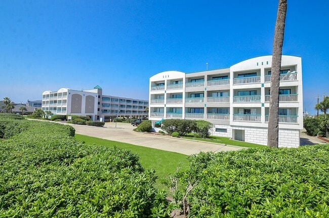 Building Photo - 6102 Seawall Blvd