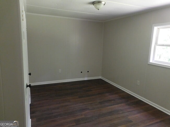 Building Photo - 145 Sarsen Cir