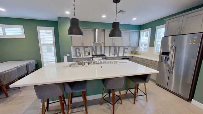 Building Photo - Beautifully Furnished 3Bd 3.5Ba Condo in Costa Mesa