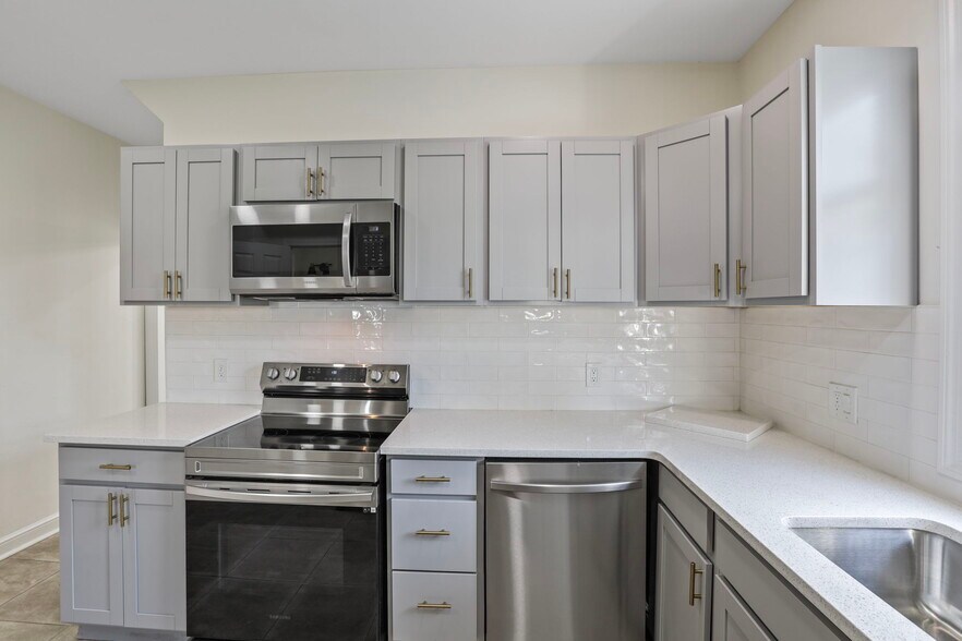 Building Photo - 187 Avondale Ave