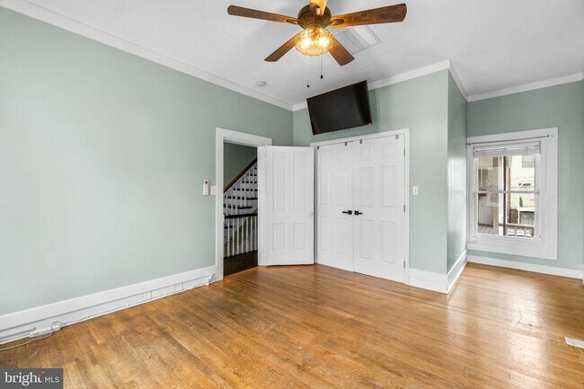 Building Photo - 15 E 4th St