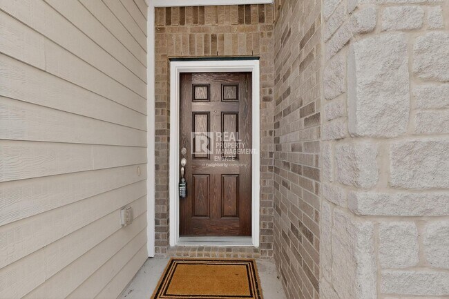Building Photo - Modern Plano Townhome in Frisco ISD Available for Rent