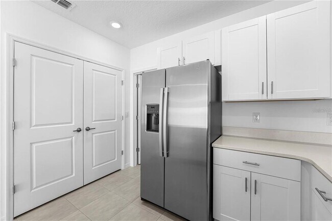 Building Photo - 4560 Ranunculus St