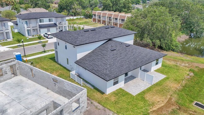 Building Photo - Stunning New Construction Villa for Rent Near Lake John