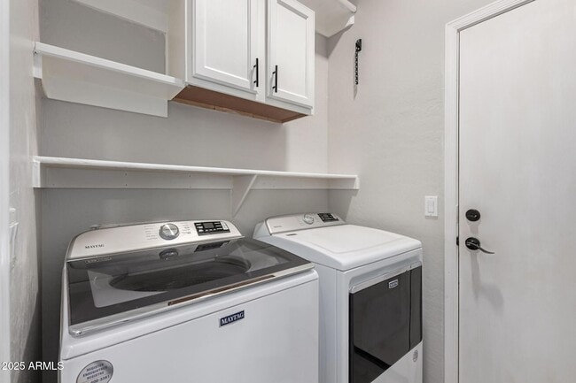 Building Photo - 3433 E Bluebird Pl