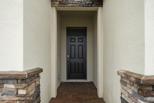 Building Photo - 463 Old Country Rd S E