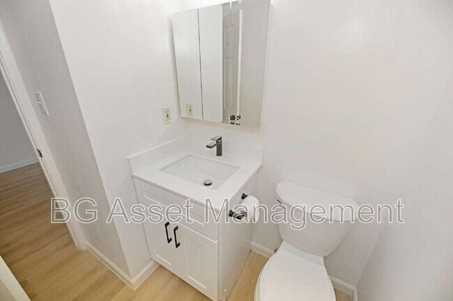 Building Photo - 547 Rodeo Ave