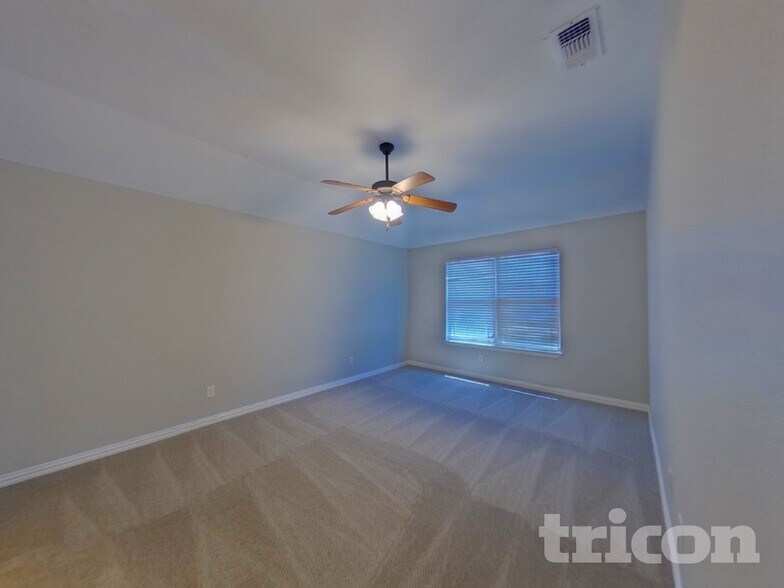 Building Photo - 825 Rambling Ct