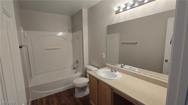 Building Photo - 2920 Bridleton Ave