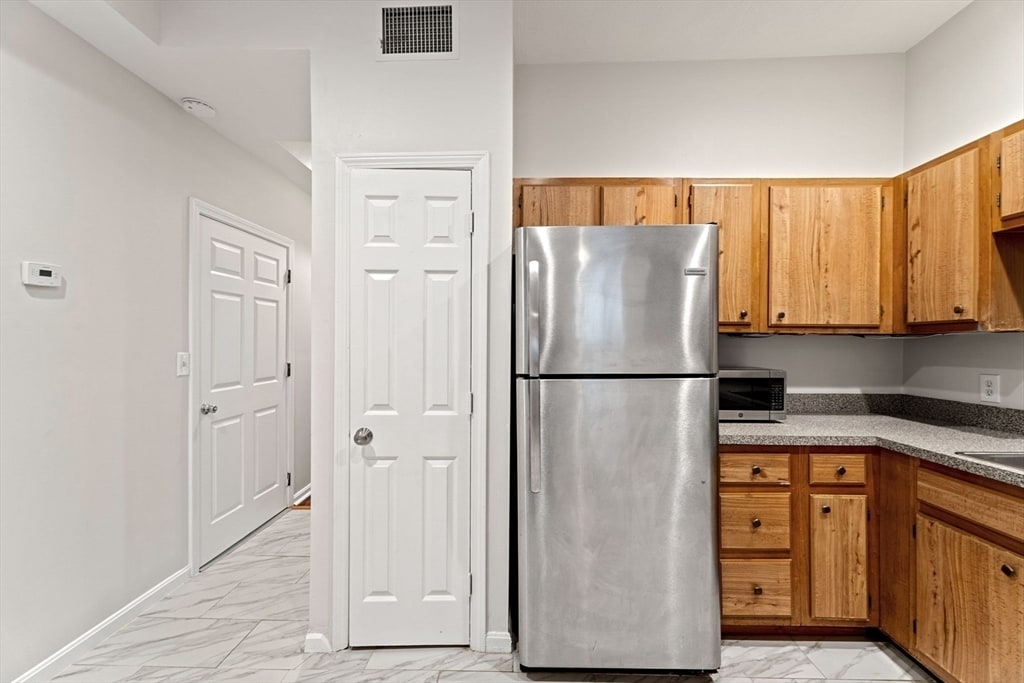 Building Photo - 4 Union Park