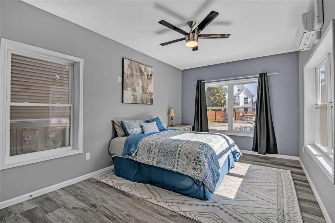 Building Photo - 140 Seymour, Lower St