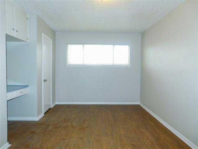 Building Photo - 401 Betchan Dr