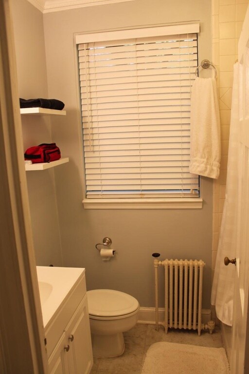 bath (furnished for photo) - 1121 Myrtle Ave