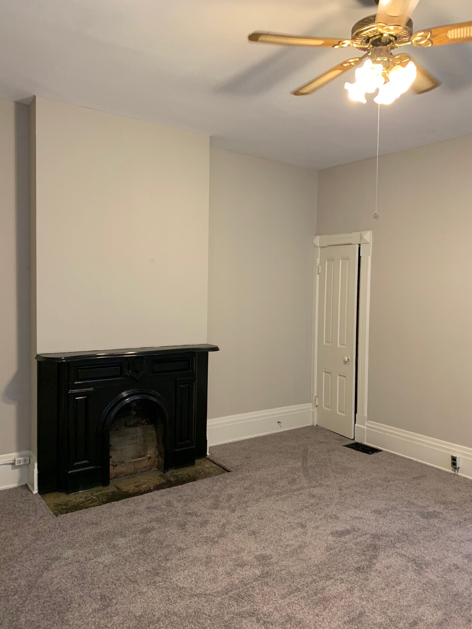 Building Photo - 114 Parker St