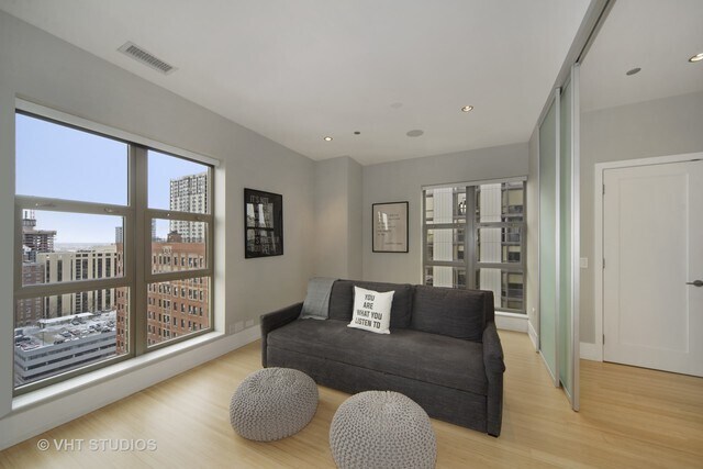 Building Photo - 1035 N Dearborn St