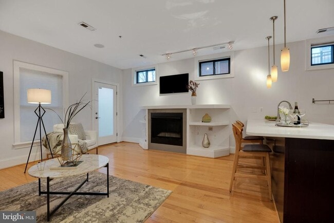 Building Photo - 2106 10th St NW