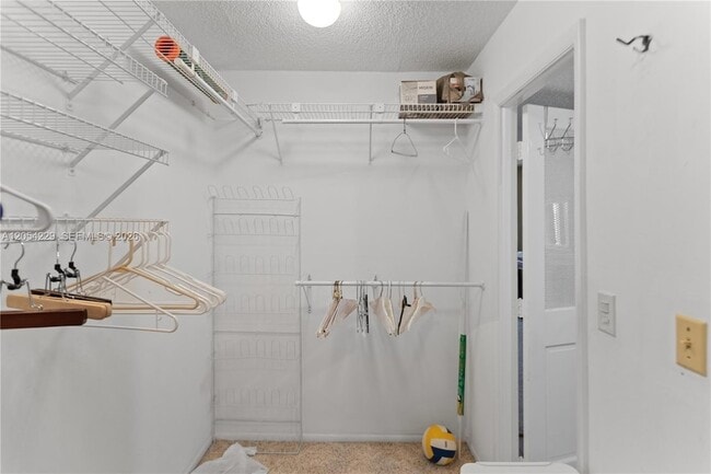 Building Photo - 4020 Galt Ocean Dr