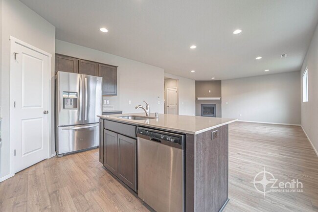 Building Photo - 2608 S White Salmon Dr