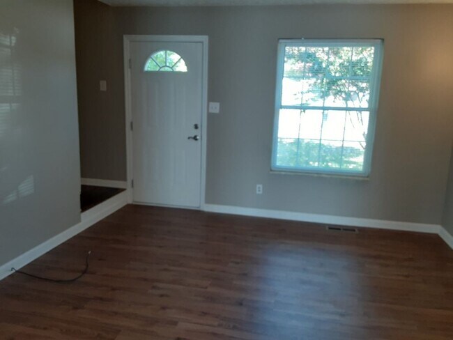 Building Photo - Great Home on corner lot in prime location in Knoxville