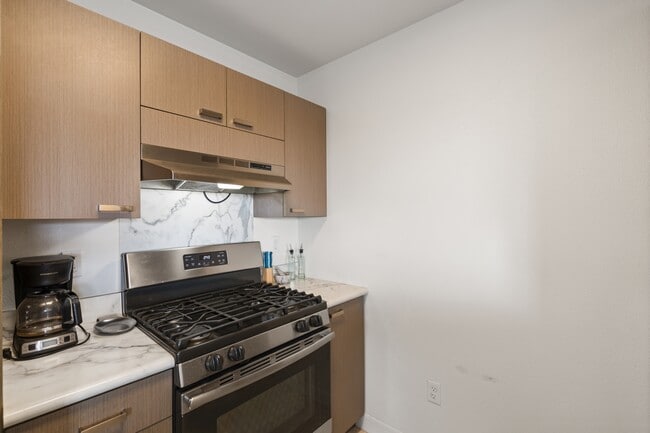 Building Photo - 51 Kihalani St