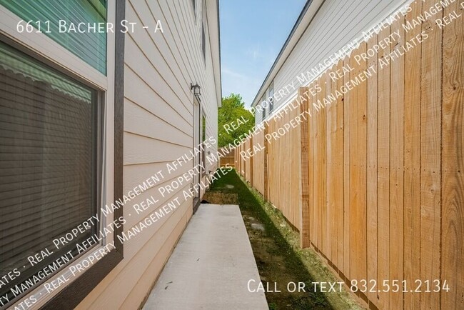 Building Photo - 6611 Bacher St