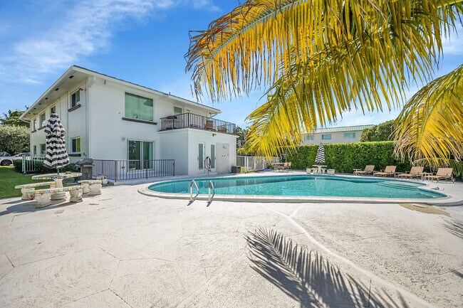 Building Photo - 1702 S Ocean Blvd
