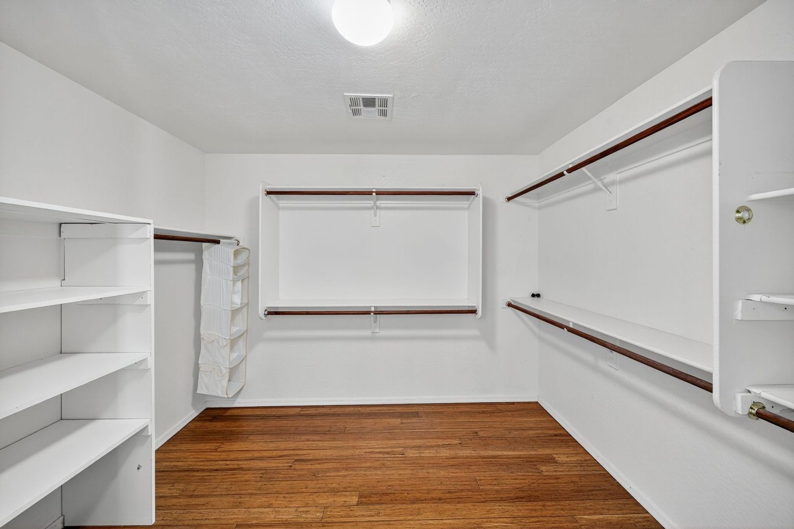 Building Photo - 2353 W Barwick Dr