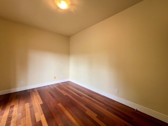 Building Photo - 1146 Ragatz Ln