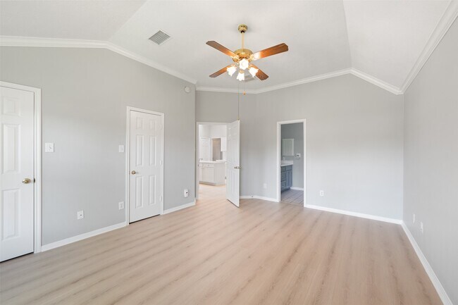 Building Photo - 2618 Parkbriar Ln