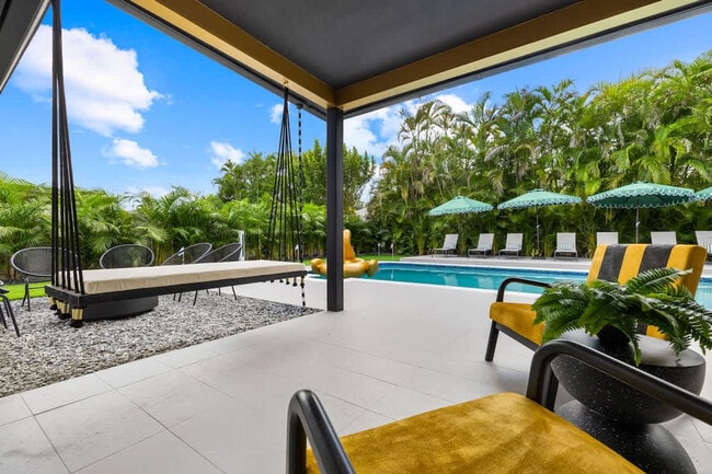 Building Photo - 10366 NW 15th St