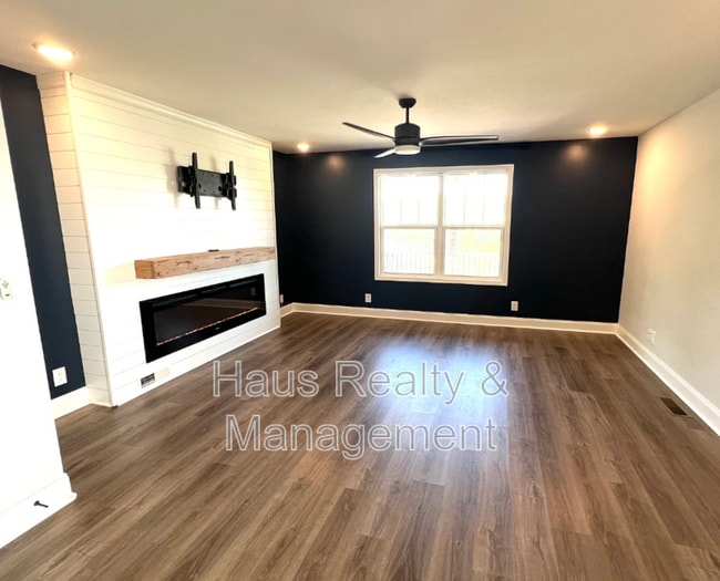 Building Photo - 64 W High St