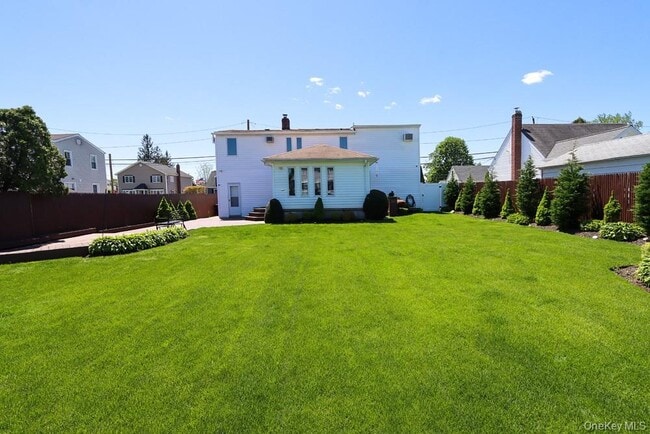 Building Photo - 223 Chestnut Ave