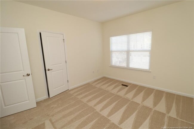 Building Photo - 208 Kylemore Cir