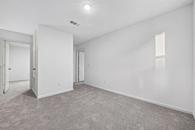 Building Photo - 8323 Vacek Xing Wy